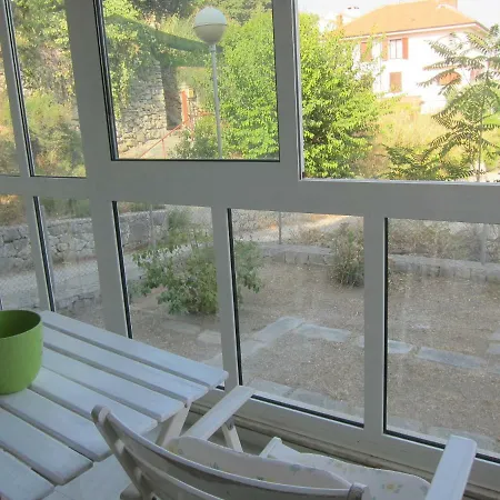 Apartman None *